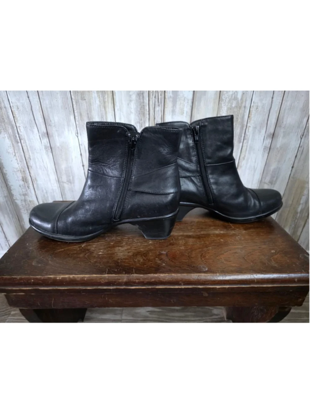 Women's Clarks Black Leather Ankle Boots & Booties Size 7.5 - Picture 4 of 7